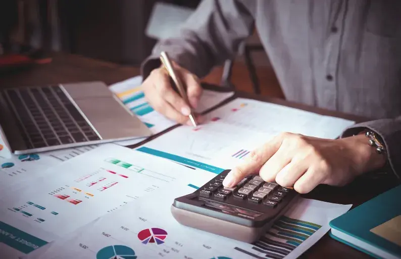 Minimización de costes