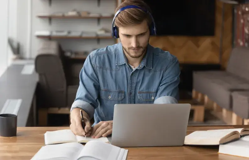 Aislarse de todo al estudiar idiomas en línea