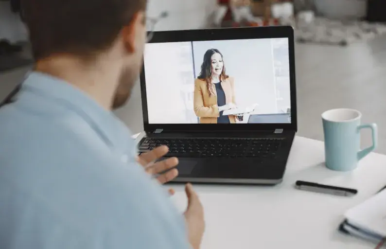 Requirements to be a good online course teacher