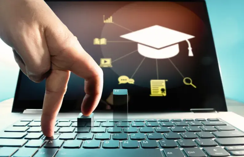 Cómo mejorar un curso virtual: las mejores estrategias