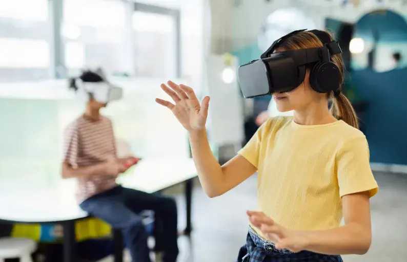 Applicazioni di apprendimento immersivo: in classe e in azienda